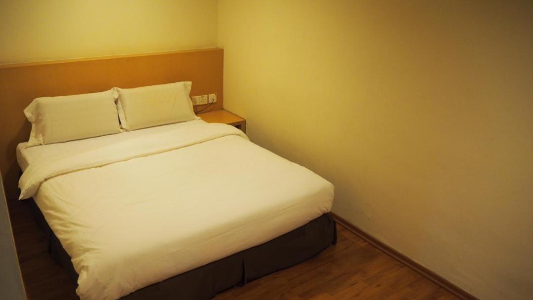 906 Hotel Melaka Raya Exterior photo