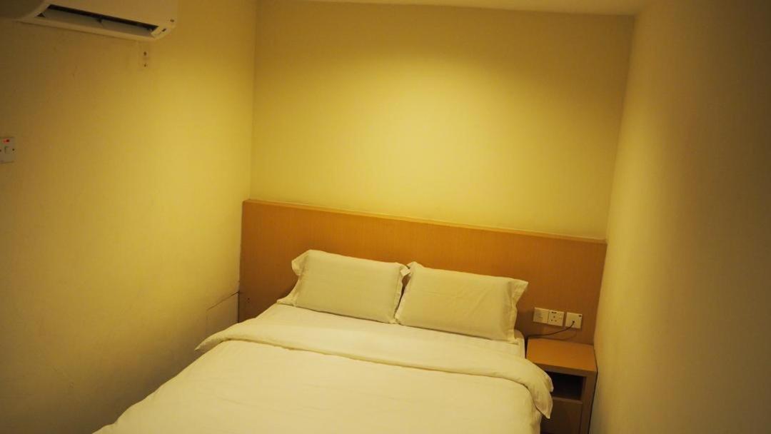 906 Hotel Melaka Raya Exterior photo