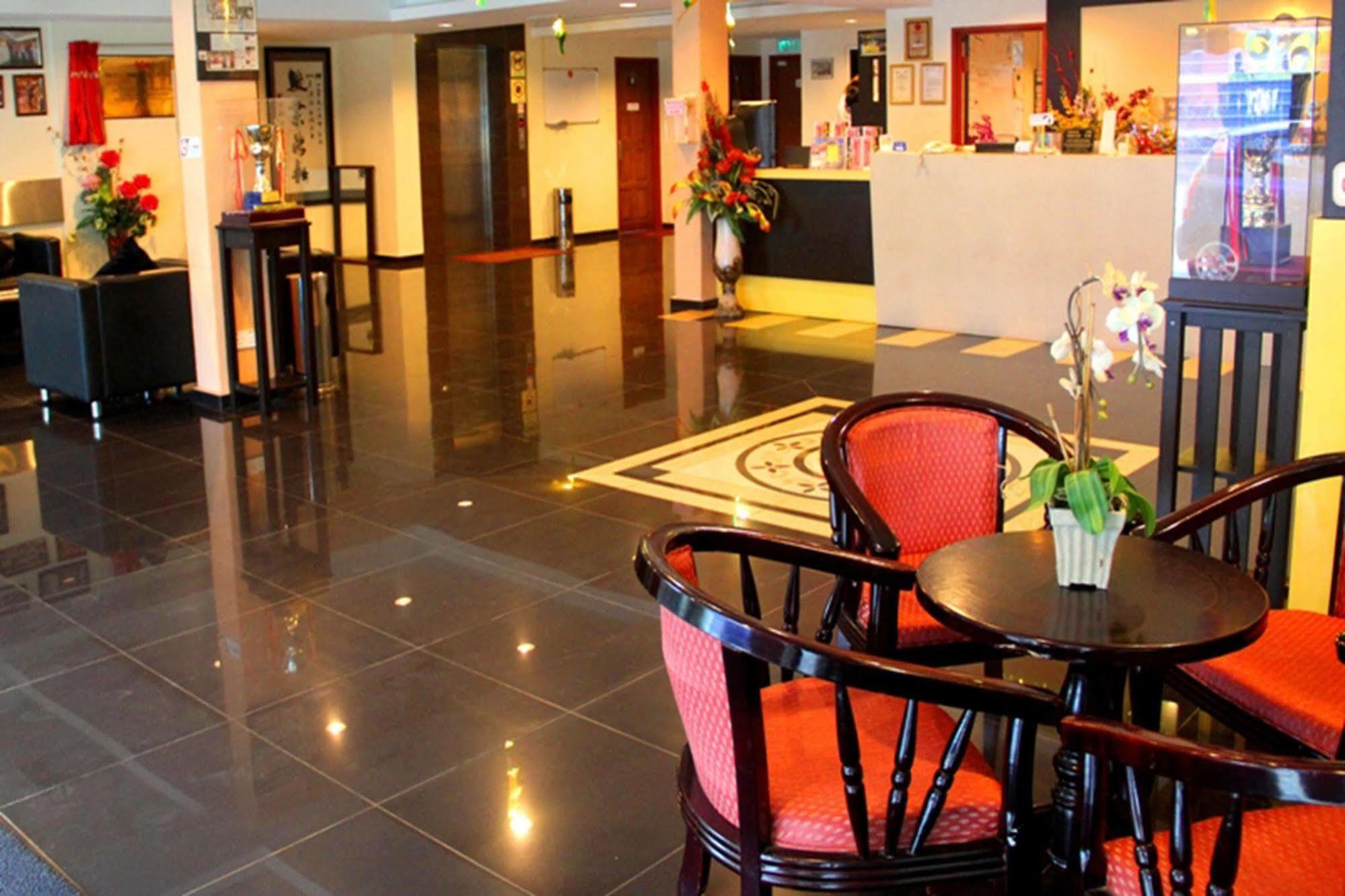 906 Hotel Melaka Raya Exterior photo