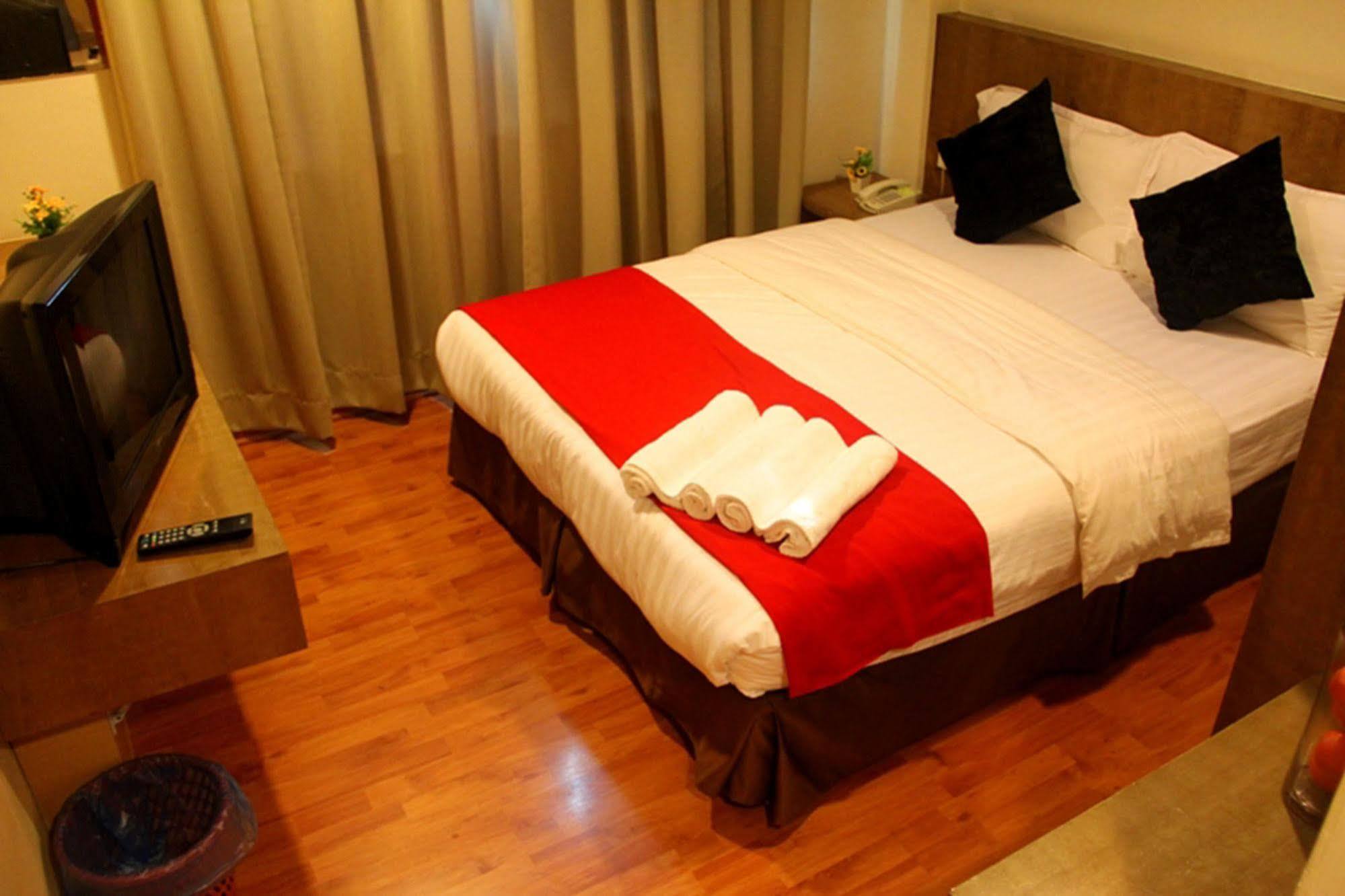 906 Hotel Melaka Raya Exterior photo